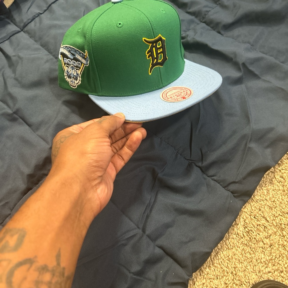 Mitchell & Ness Green Cap with Blue Strap